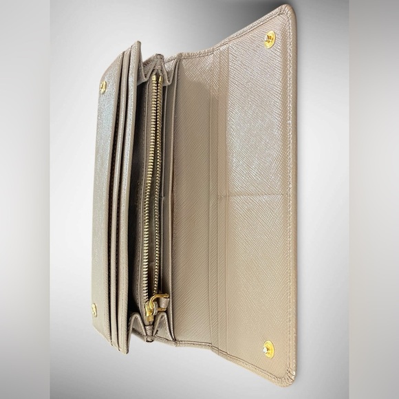 Prada Bifold Beige Safiano Leather Wallet with COA and Box - Picture 14 of 16
